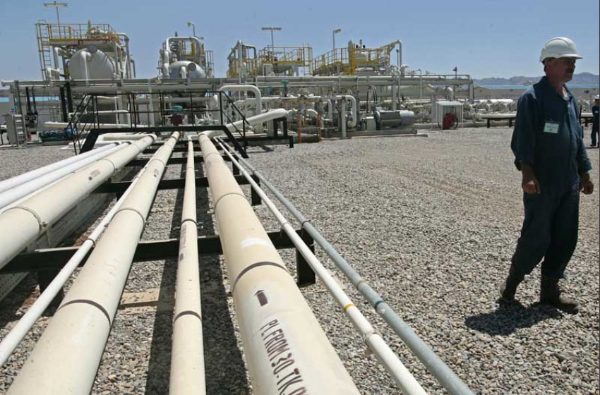 Workers in Libya struggle under oil blockade