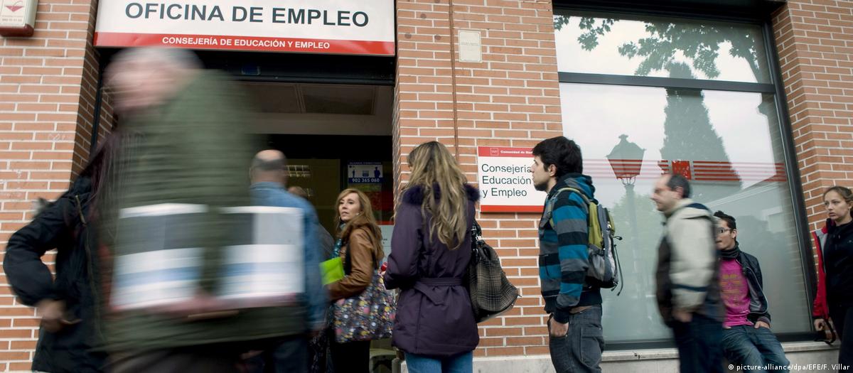 Unemployment Rate in Eurozone Falls to 6.5% in March