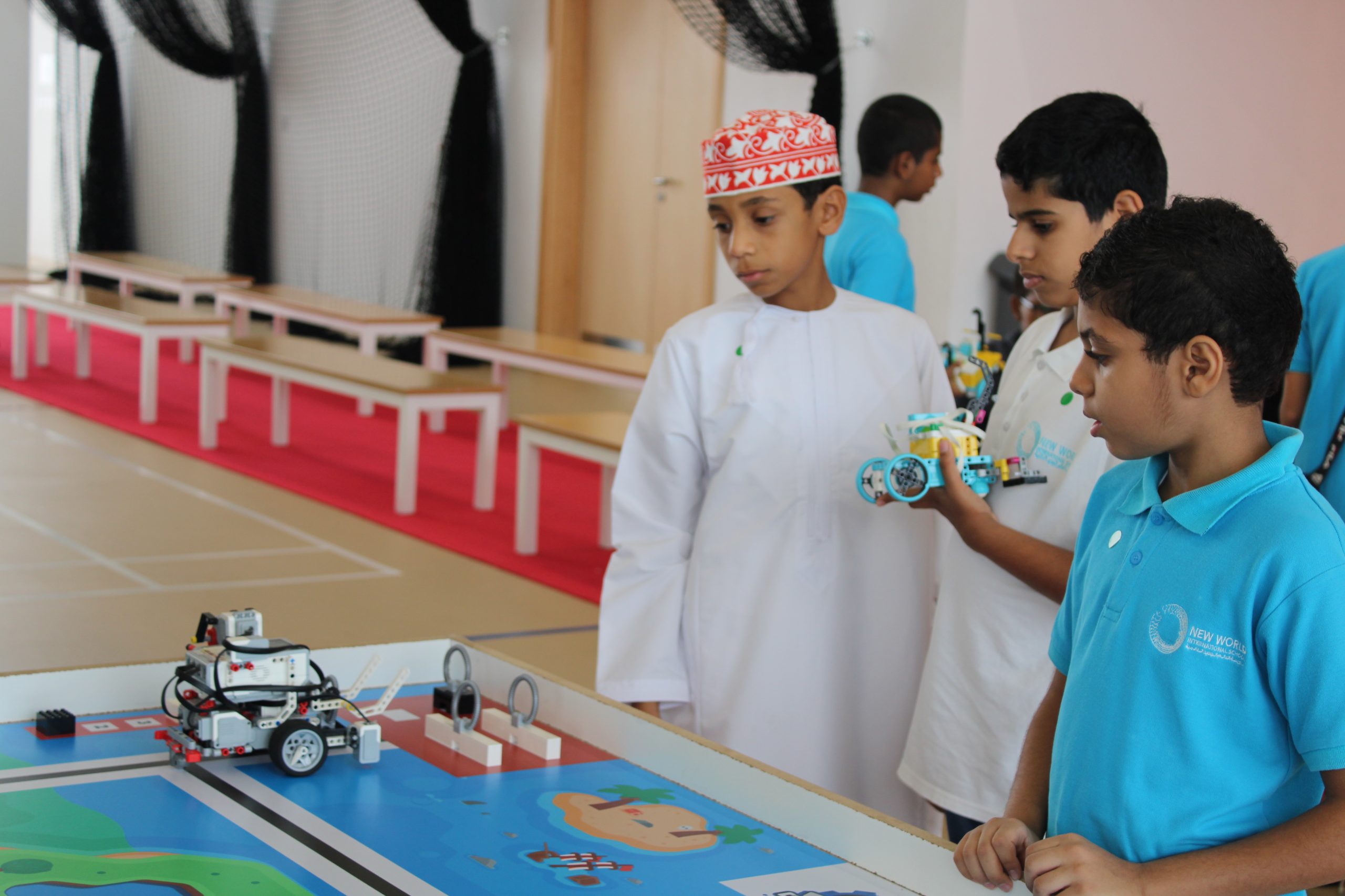 “Five Omani Teams Qualify for the World Robot Olympics in Panama”