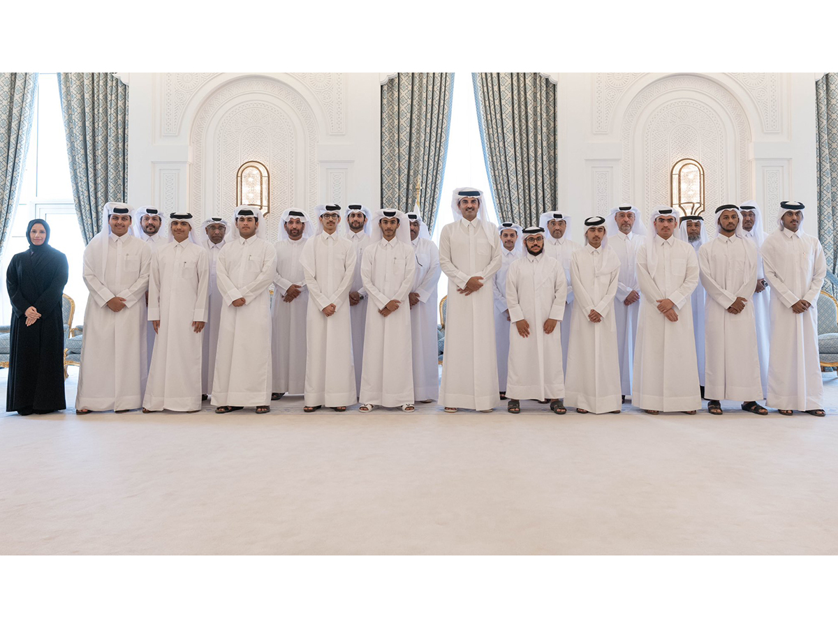 His Highness the Prince expresses his delight in receiving high-achieving students in the General Secondary Education.