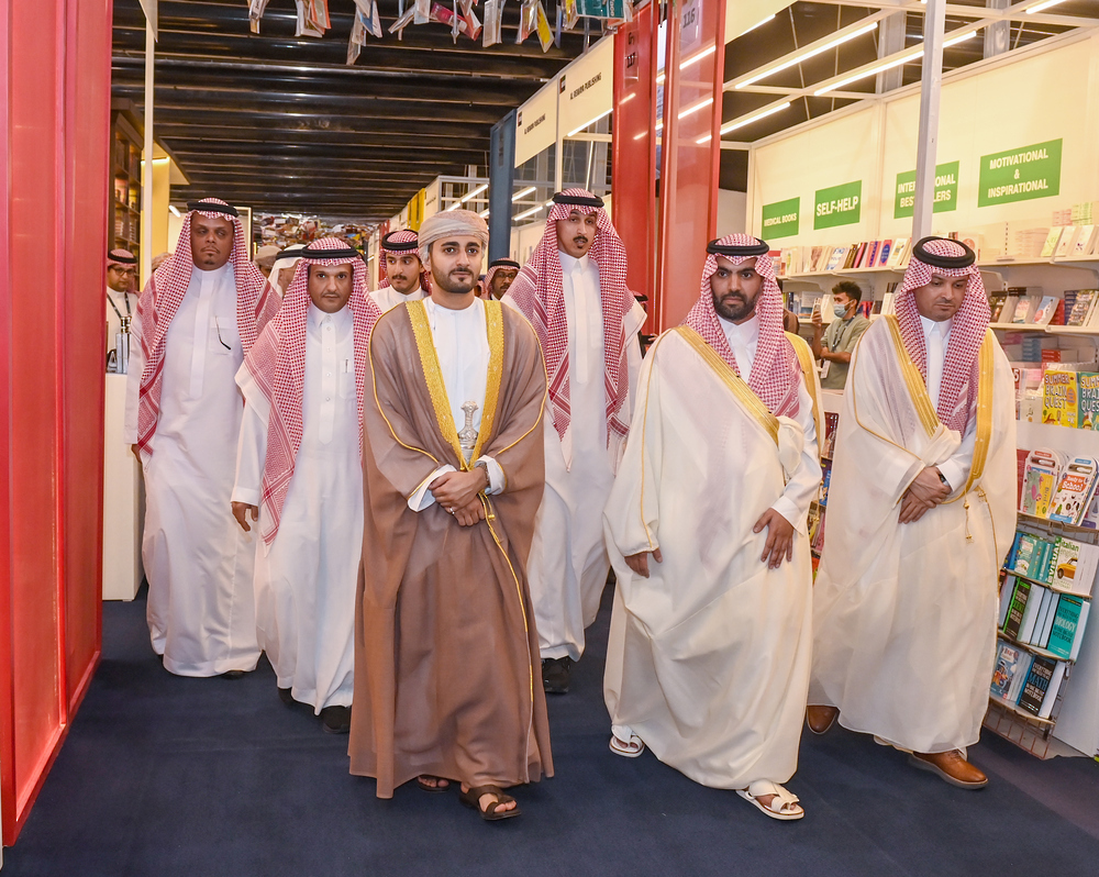 HH Sayyid Theyazin Visits Riyadh Book Fair
