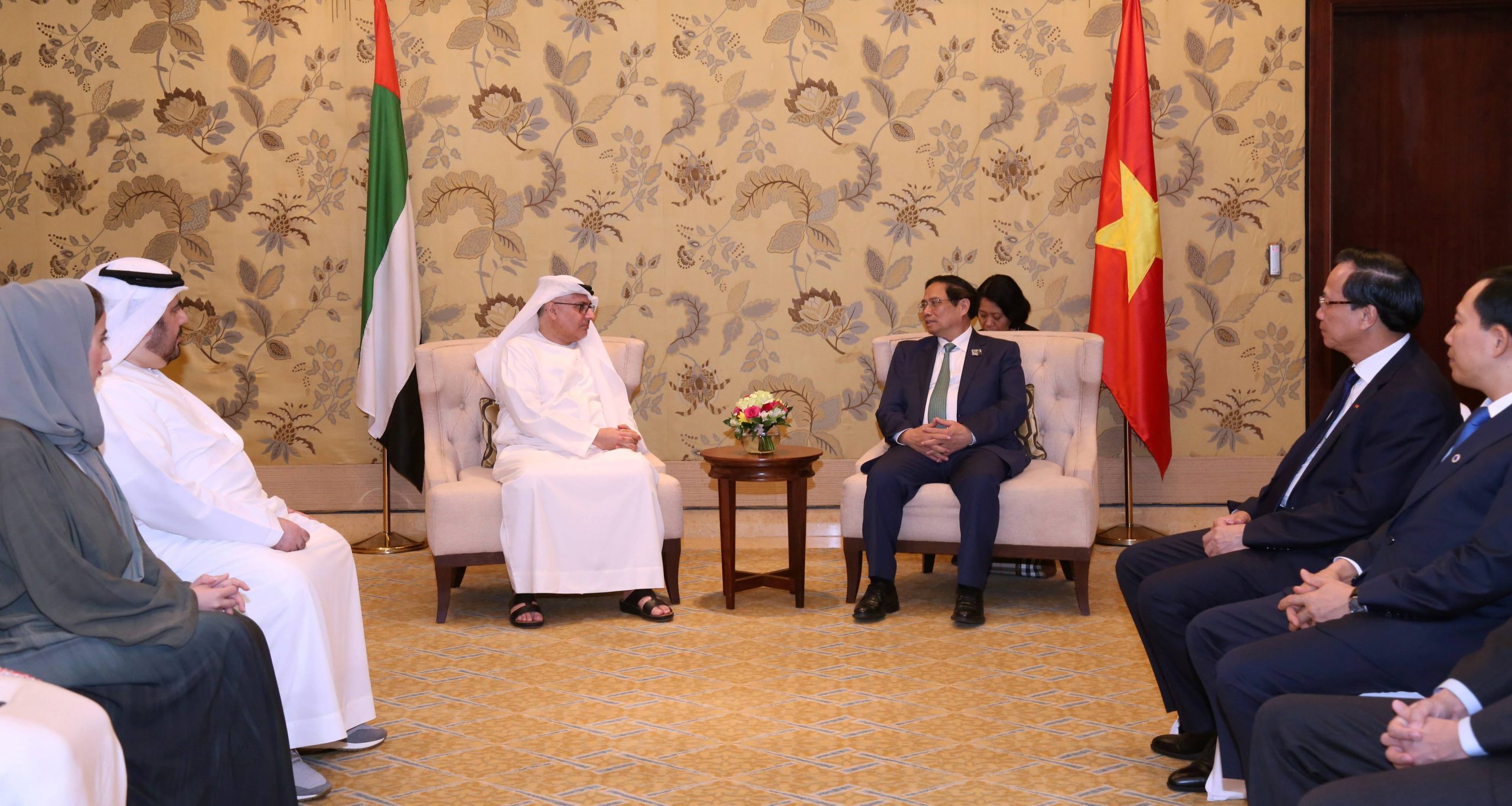 Minister of Human Resources and Emiratisation meets Vietnamese PM to explore cooperation