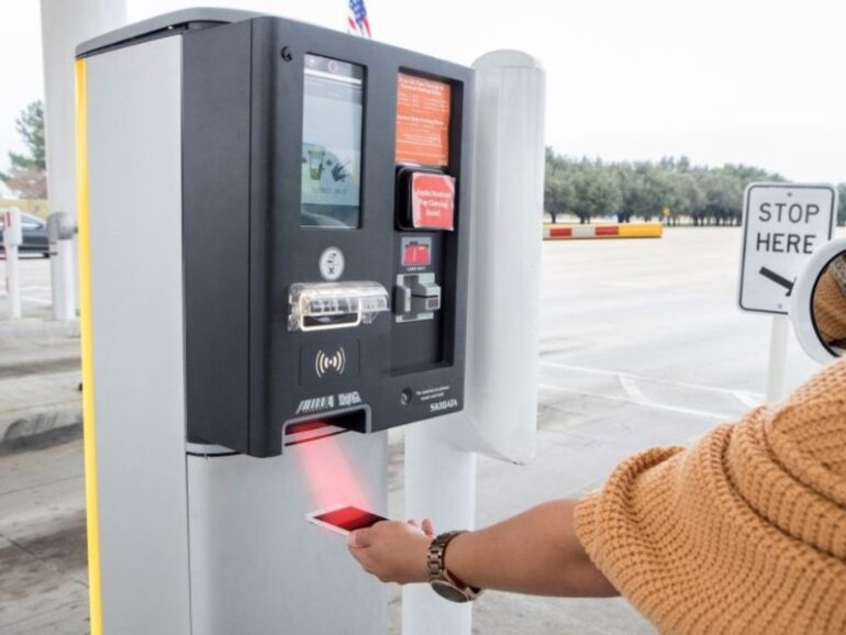 Muscat airport introduces easy QR Code parking payment system