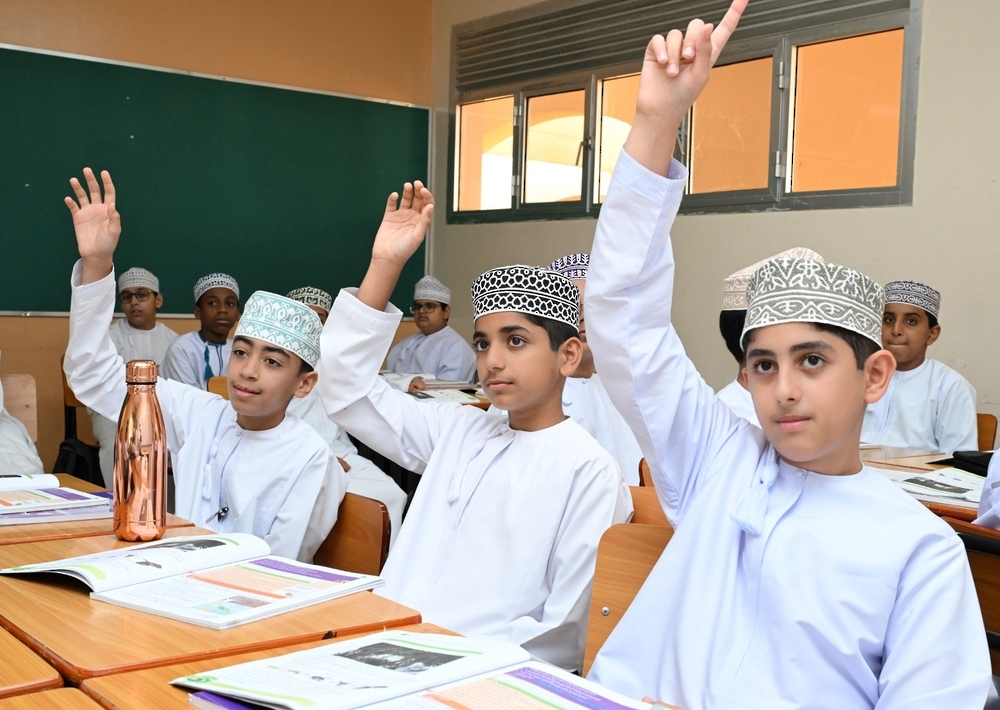 “Distance Learning Implemented in Several Omani Governorates Due to Adverse Weather Conditions”