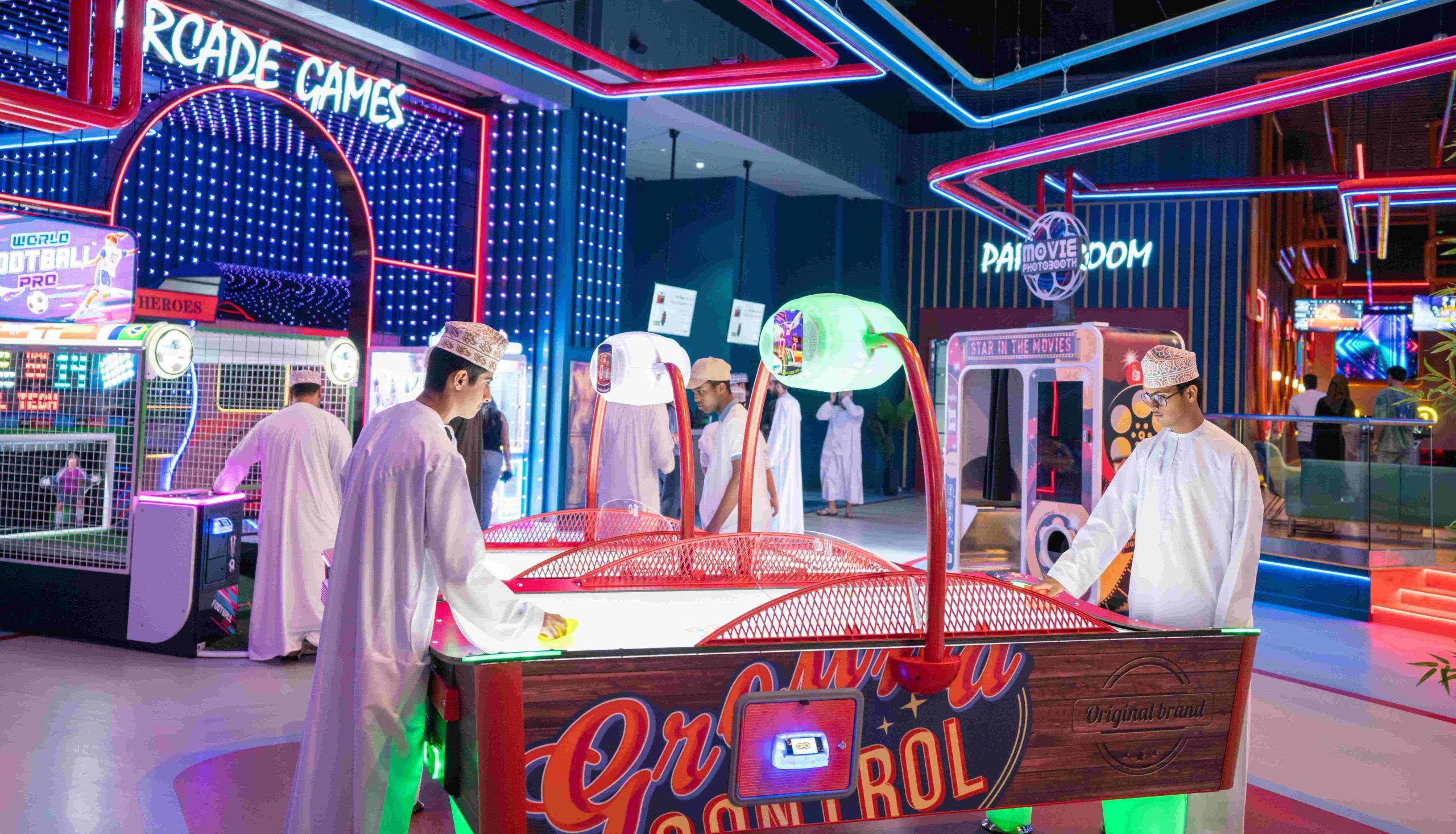 Bank Muscat Celebrates Omani Youth Day with Shababi Customers