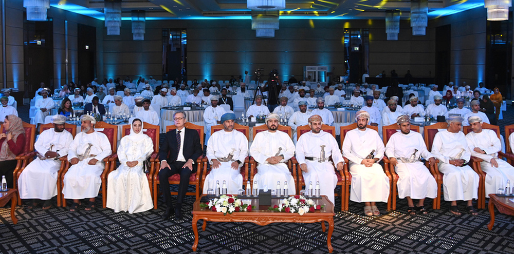 Symposium Discusses Role of Decentralization in Economic Diversification
