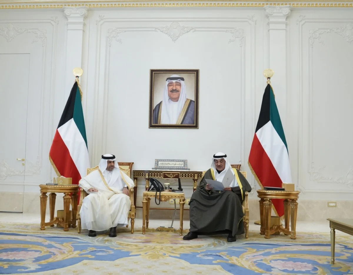 HH the Crown Prince meets with Qatari, Omani envoys