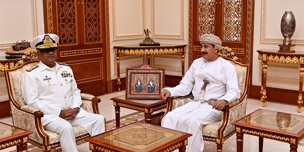 Royal Office Minister Receives Pakistani Military Official
