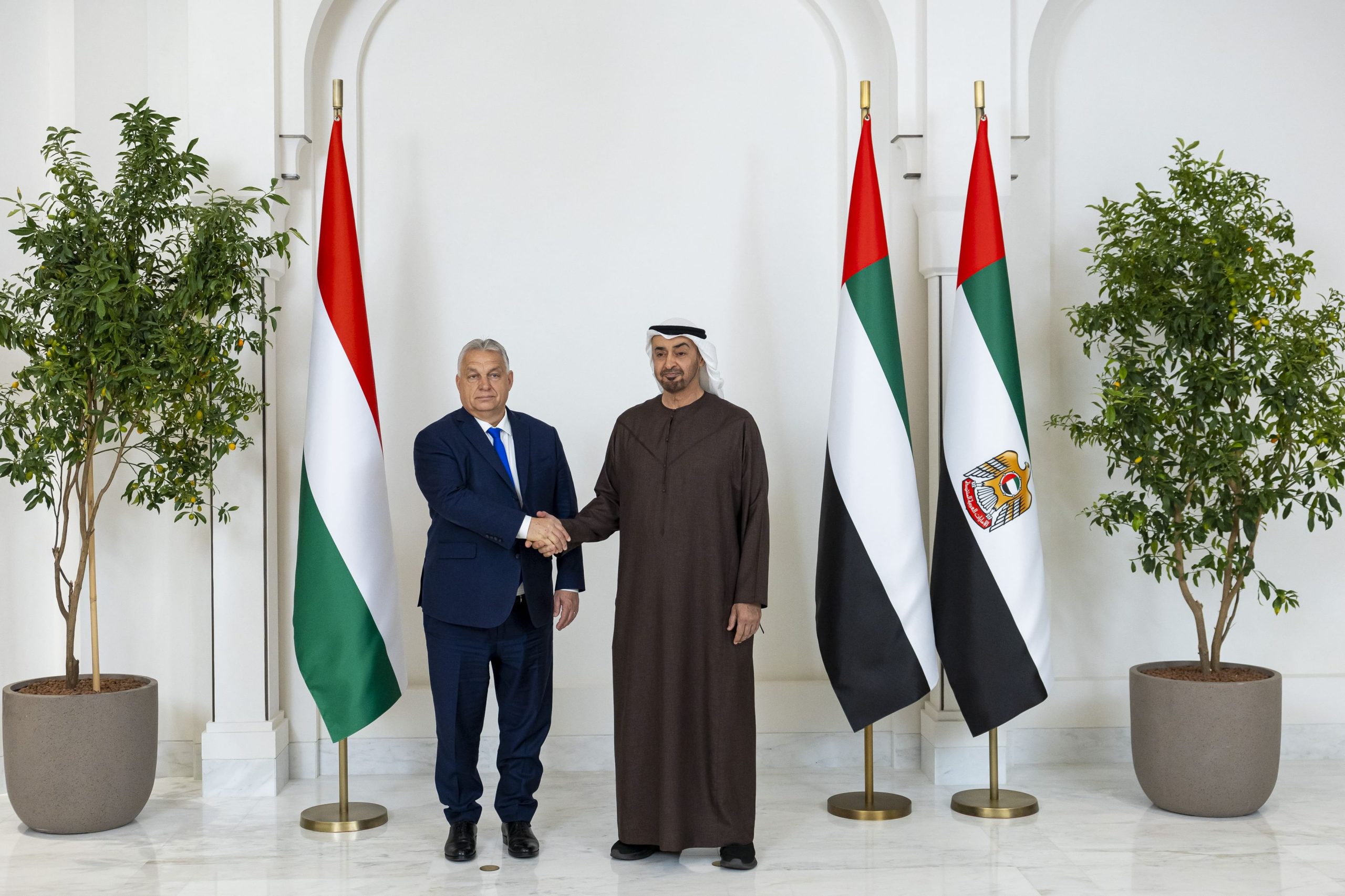 UAE President receives Hungarian Prime Minister