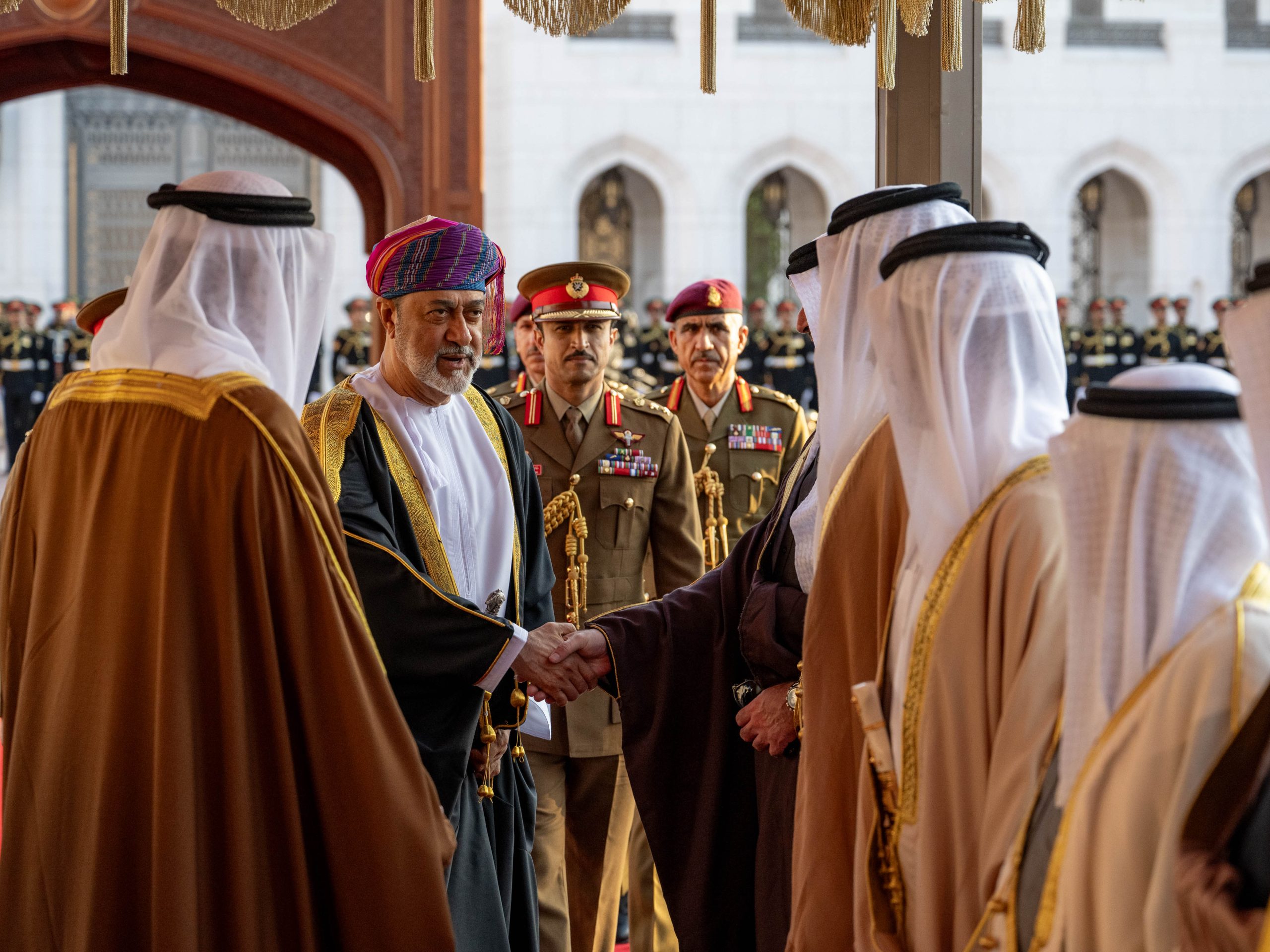 King of Bahrain Arrives in Oman