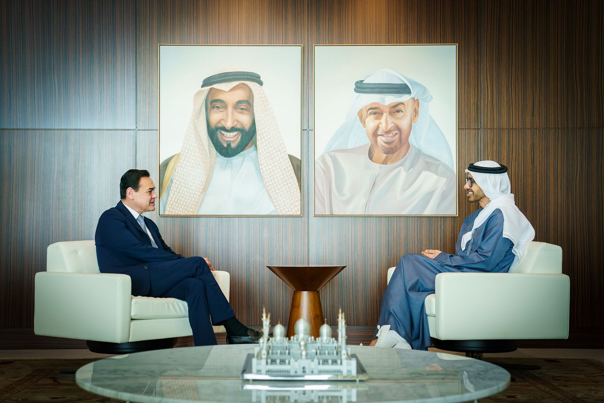 Abdullah bin Zayed, Paraguay’s Foreign Minister discuss enhancing cooperation