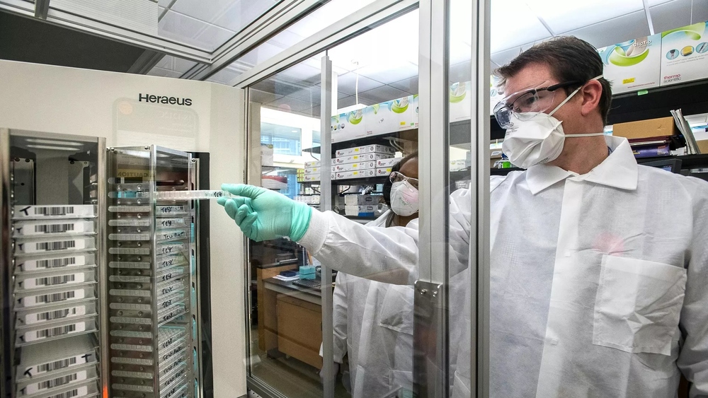 Discovery of a chemical compound for the production of an anti-tumor drug in Russia.