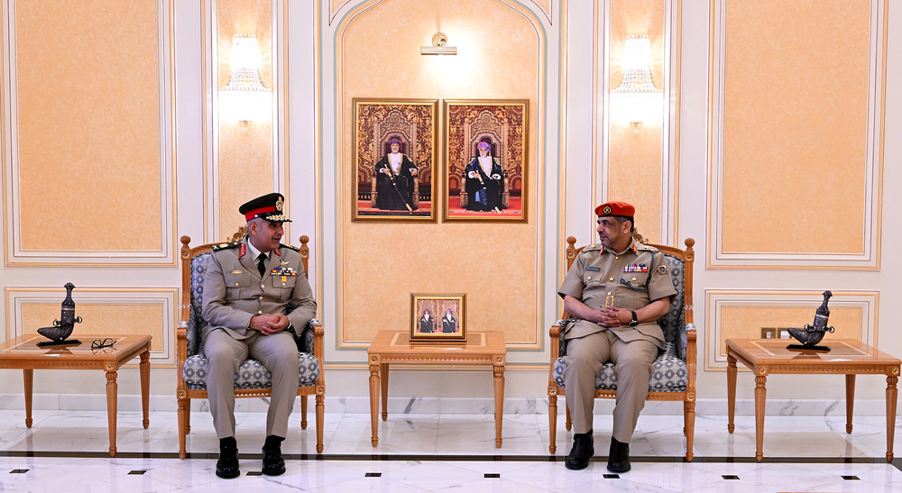 The President of the Academy of Strategic and Defense Studies receives an Egyptian military delegation.