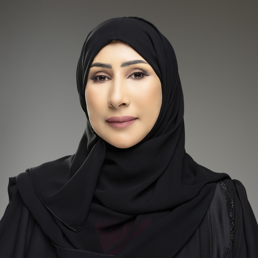 Omani woman receives membership in the Higher Council of the International Education Council.